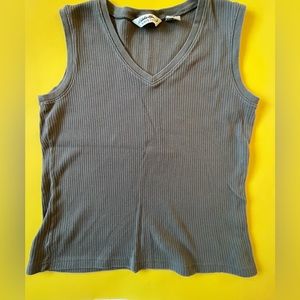 Eddie Bauer sleeveless ribbed v neck  shirt  green S